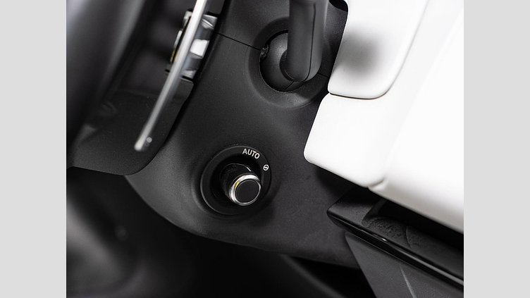 2023 認定中古車 Land Rover Range Rover Sport ジオラグリーン 3.0リッター6気筒400PSターボチャージドガソリンMHEV（オートマチック） FIRST EDITION