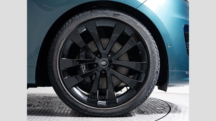 2023 認定中古車 Land Rover Range Rover Sport ジオラグリーン 3.0リッター6気筒400PSターボチャージドガソリンMHEV（オートマチック） FIRST EDITION