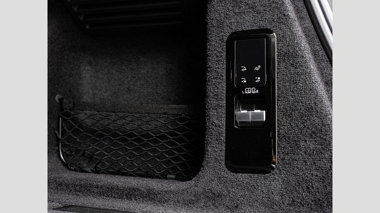 2023 認定中古車 Land Rover Range Rover Sport ジオラグリーン 3.0リッター6気筒400PSターボチャージドガソリンMHEV（オートマチック） FIRST EDITION