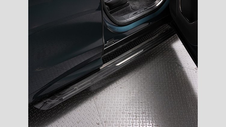 2023 認定中古車 Land Rover Range Rover Sport ジオラグリーン 3.0リッター6気筒400PSターボチャージドガソリンMHEV（オートマチック） FIRST EDITION