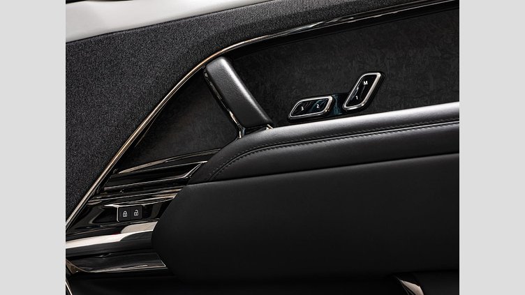 2023 認定中古車 Land Rover Range Rover Sport ジオラグリーン 3.0リッター6気筒400PSターボチャージドガソリンMHEV（オートマチック） FIRST EDITION