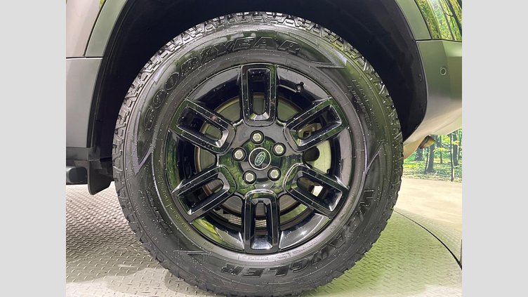 2023 認定中古車 Land Rover Defender 110 サントリーニブラック D300 AWD（AT） S