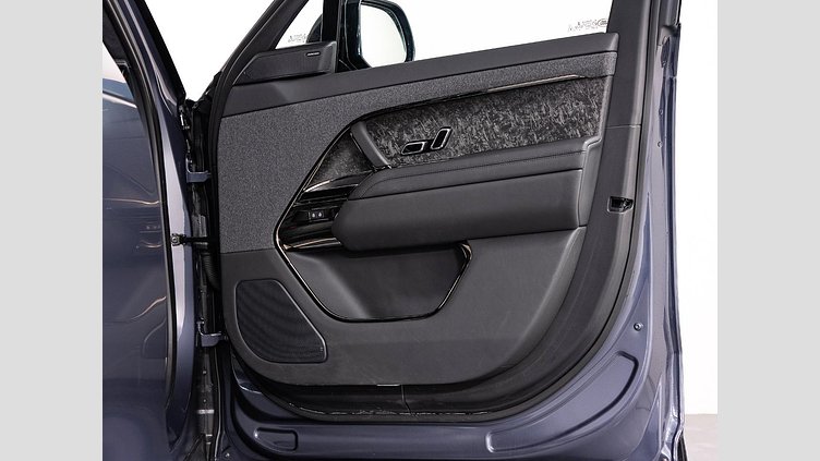 2023 認定中古車 Land Rover Range Rover Sport ヴァレジネブルー 3.0リッター6気筒400PSターボチャージドガソリンMHEV（オートマチック） FIRST EDITION