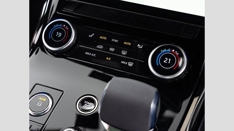 2023 認定中古車 Land Rover Range Rover Sport ヴァレジネブルー 3.0リッター6気筒400PSターボチャージドガソリンMHEV（オートマチック） FIRST EDITION