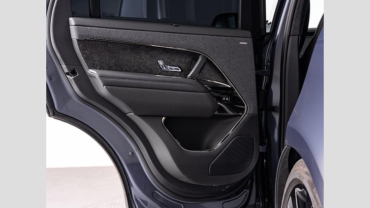 2023 認定中古車 Land Rover Range Rover Sport ヴァレジネブルー 3.0リッター6気筒400PSターボチャージドガソリンMHEV（オートマチック） FIRST EDITION