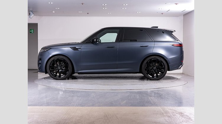 2023 認定中古車 Land Rover Range Rover Sport ヴァレジネブルー 3.0リッター6気筒400PSターボチャージドガソリンMHEV（オートマチック） FIRST EDITION