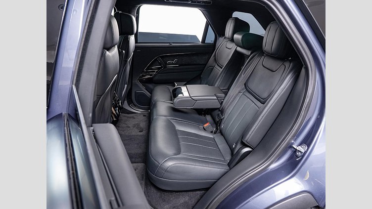 2023 認定中古車 Land Rover Range Rover Sport ヴァレジネブルー 3.0リッター6気筒400PSターボチャージドガソリンMHEV（オートマチック） FIRST EDITION