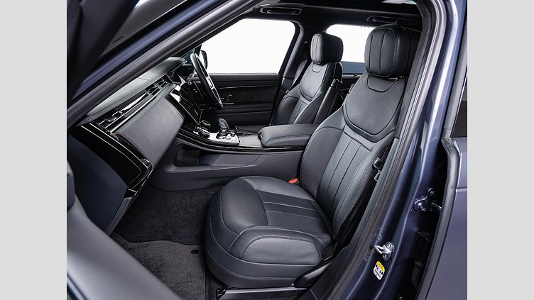 2023 認定中古車 Land Rover Range Rover Sport ヴァレジネブルー 3.0リッター6気筒400PSターボチャージドガソリンMHEV（オートマチック） FIRST EDITION