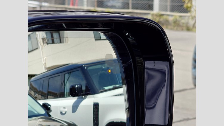 2023 認定中古車 Land Rover Defender 110 サントリーニブラック P300 AWD（AT） XS EDITION