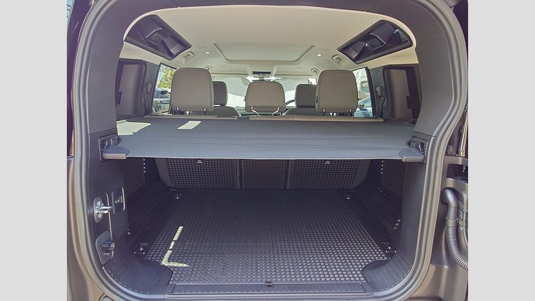 2023 認定中古車 Land Rover Defender 110 サントリーニブラック P300 AWD（AT） XS EDITION