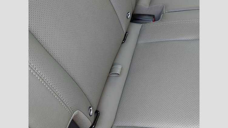 2023 認定中古車 Land Rover Defender 110 サントリーニブラック P300 AWD（AT） XS EDITION