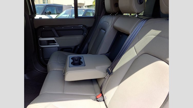 2023 認定中古車 Land Rover Defender 110 サントリーニブラック P300 AWD（AT） XS EDITION