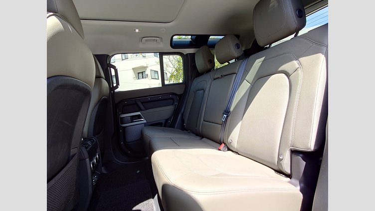 2023 認定中古車 Land Rover Defender 110 サントリーニブラック P300 AWD（AT） XS EDITION