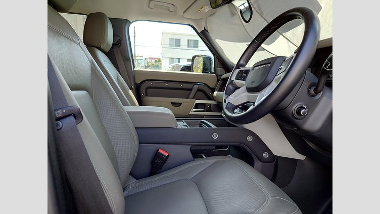 2023 認定中古車 Land Rover Defender 110 サントリーニブラック P300 AWD（AT） XS EDITION