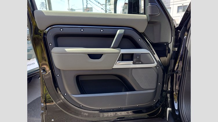 2023 認定中古車 Land Rover Defender 110 サントリーニブラック P300 AWD（AT） XS EDITION