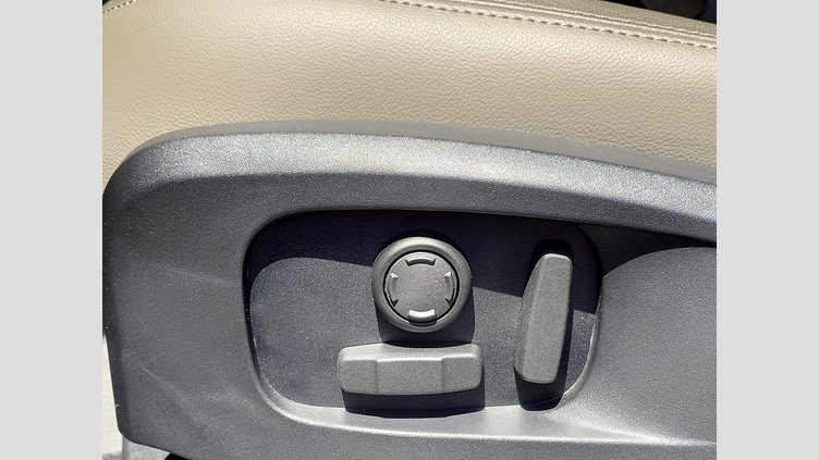 2023 認定中古車 Land Rover Defender 110 サントリーニブラック P300 AWD（AT） XS EDITION