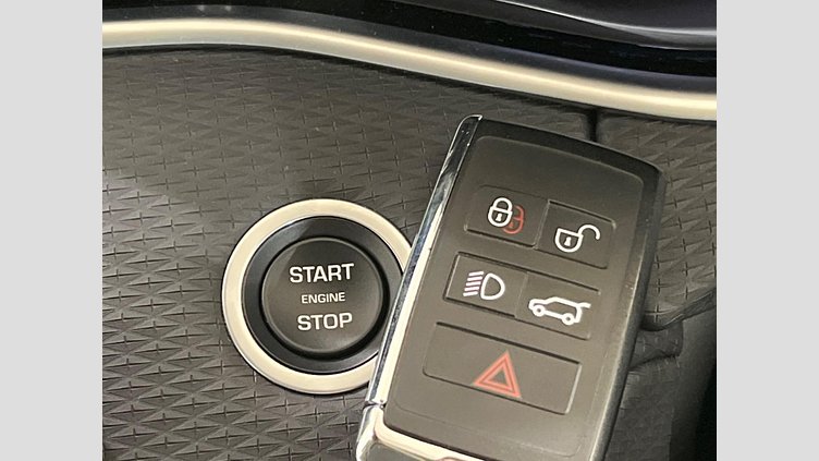 2019 認定中古車 Land Rover Range Rover Evoque フィレンツェレッド D180 S