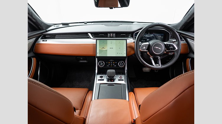2021 認定中古車 Jaguar XF ユーロンホワイト P300 AWD（オートマチック） R-DYNAMIC SE P300 AWD