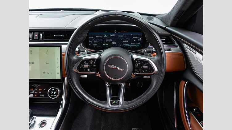 2021 認定中古車 Jaguar XF ユーロンホワイト P300 AWD（オートマチック） R-DYNAMIC SE P300 AWD