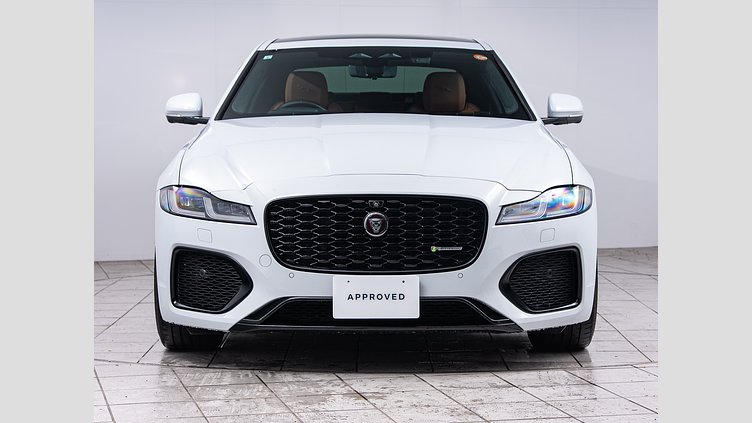 2021 認定中古車 Jaguar XF ユーロンホワイト P300 AWD（オートマチック） R-DYNAMIC SE P300 AWD