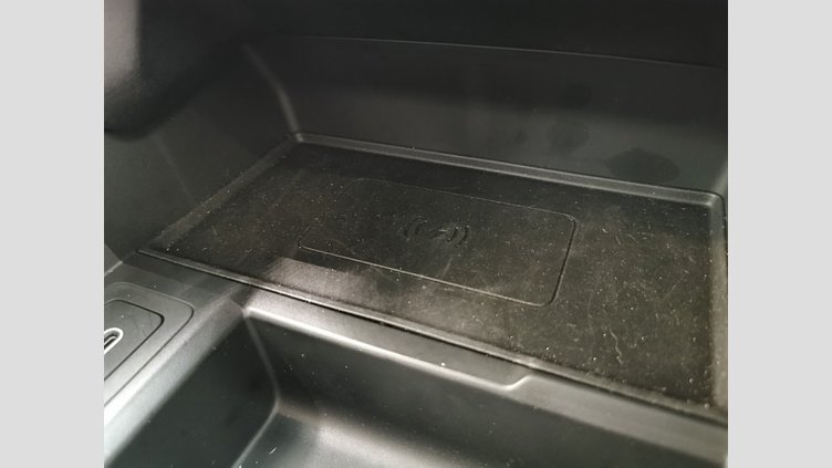 2024 認定中古車 Land Rover Range Rover Velar サントリーニブラック P400eプラグインハイブリッド（ガソリン） スタンダードホイールベース Dynamic SE