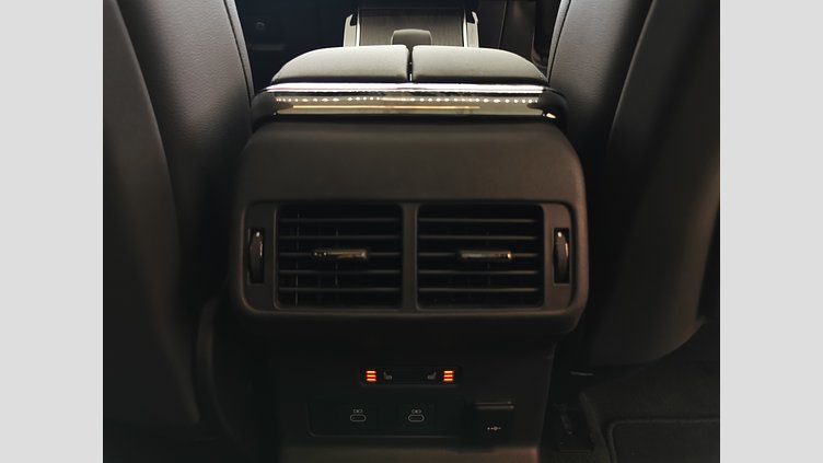 2024 認定中古車 Land Rover Range Rover Velar サントリーニブラック P400eプラグインハイブリッド（ガソリン） スタンダードホイールベース Dynamic SE