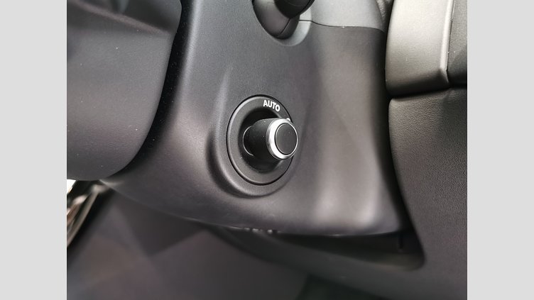 2024 認定中古車 Land Rover Range Rover Velar サントリーニブラック P400eプラグインハイブリッド（ガソリン） スタンダードホイールベース Dynamic SE