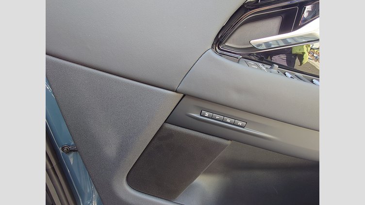 2023 認定中古車 Land Rover Range Rover Evoque トライベッカブルー P250（ガソリン） スタンダードホイールベース DYNAMIC HSE