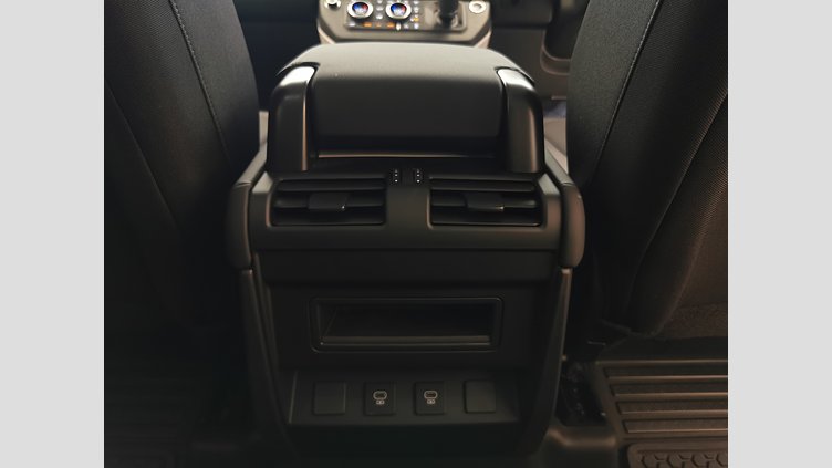 2024 認定中古車 Land Rover Defender 110 サントリーニブラック D350 ディーゼルマイルドハイブリッド S