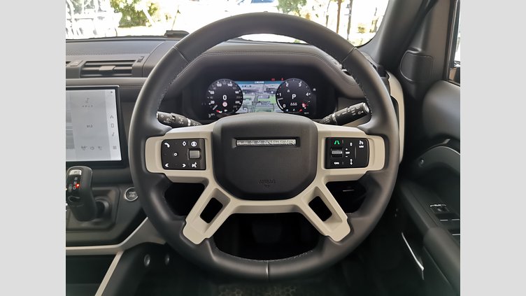 2024 認定中古車 Land Rover Defender 110 サントリーニブラック D350 ディーゼルマイルドハイブリッド S