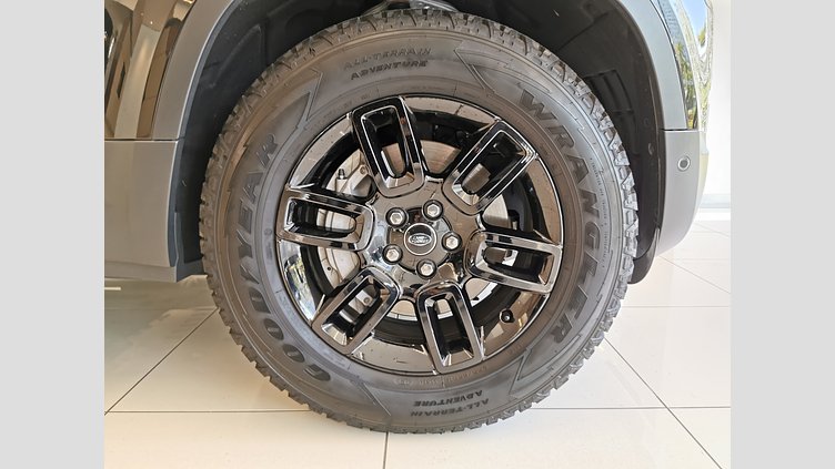 2024 認定中古車 Land Rover Defender 110 サントリーニブラック D350 ディーゼルマイルドハイブリッド S