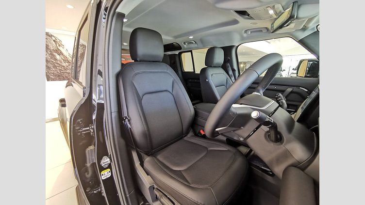 2024 認定中古車 Land Rover Defender 110 サントリーニブラック D350 ディーゼルマイルドハイブリッド S