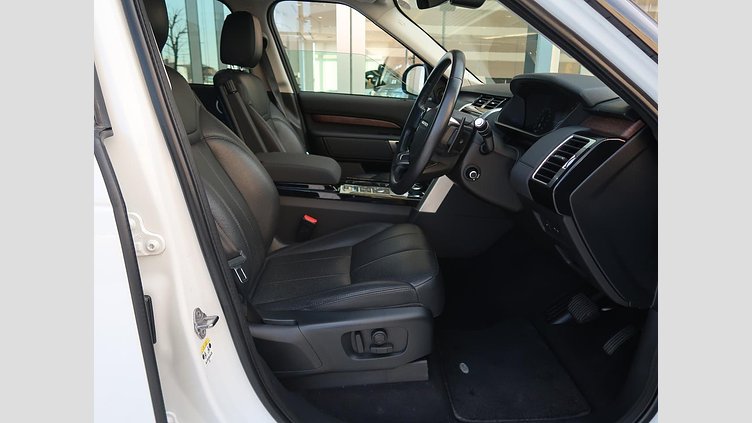2018 認定中古車 Land Rover Discovery Fuji White 3.0 V6 Dsl Mono Turbo Std Flow ゴーアウトエディション