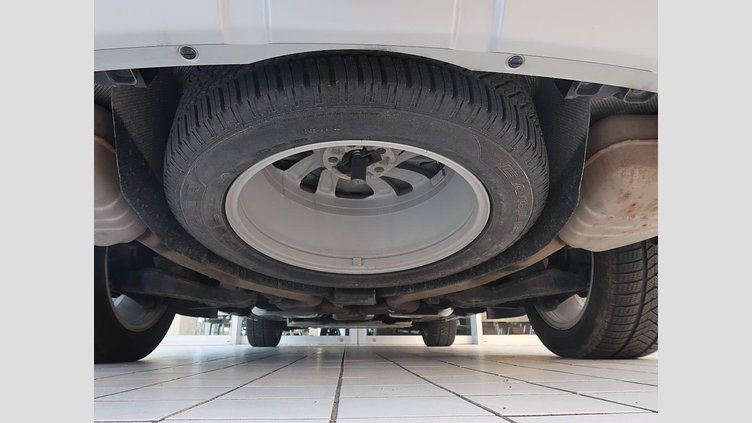 2018 認定中古車 Land Rover Discovery Fuji White 3.0 V6 Dsl Mono Turbo Std Flow ゴーアウトエディション
