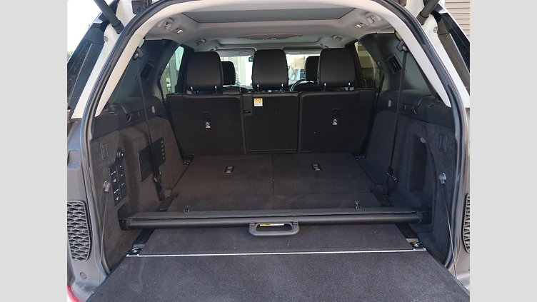 2018 認定中古車 Land Rover Discovery Fuji White 3.0 V6 Dsl Mono Turbo Std Flow ゴーアウトエディション