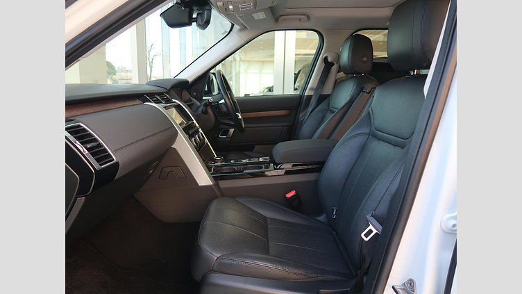 2018 認定中古車 Land Rover Discovery Fuji White 3.0 V6 Dsl Mono Turbo Std Flow ゴーアウトエディション