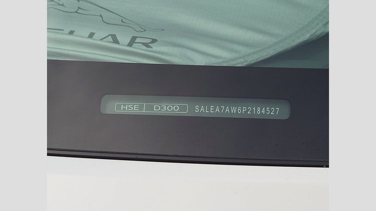 2023 認定中古車 Land Rover Defender 110 フジホワイト D300 AWD（AT） X-DYNAMIC HSE