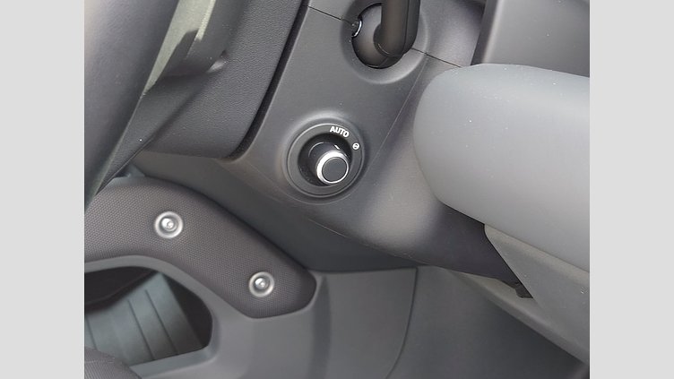 2023 認定中古車 Land Rover Defender 110 フジホワイト D300 AWD（AT） X-DYNAMIC HSE