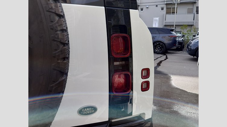 2023 認定中古車 Land Rover Defender 110 フジホワイト D300 AWD（AT） X-DYNAMIC HSE