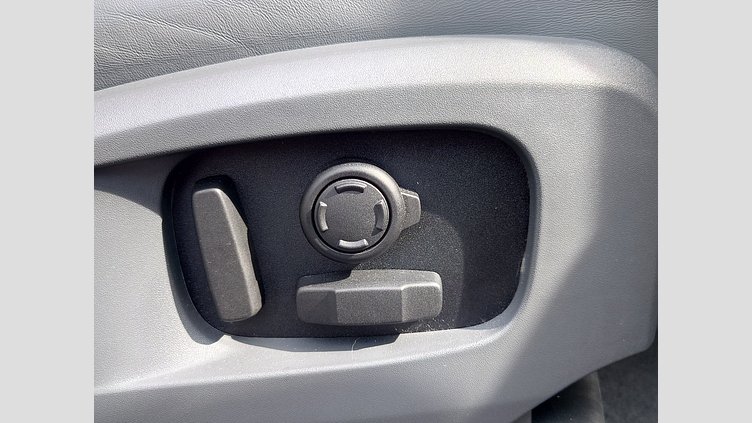 2023 認定中古車 Land Rover Defender 110 フジホワイト D300 AWD（AT） X-DYNAMIC HSE