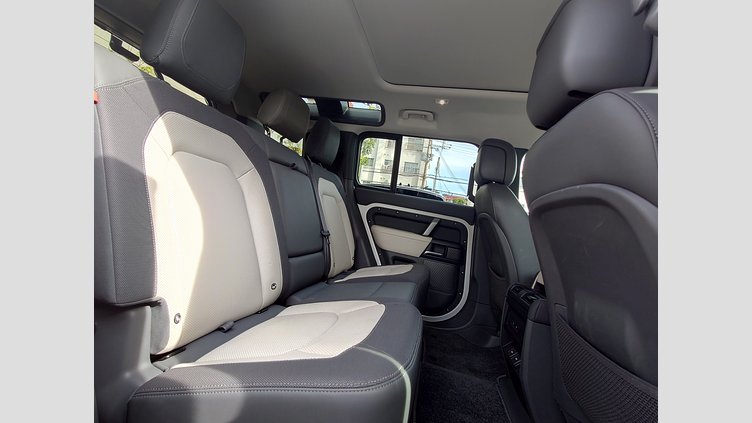 2023 認定中古車 Land Rover Defender 110 フジホワイト D300 AWD（AT） X-DYNAMIC HSE