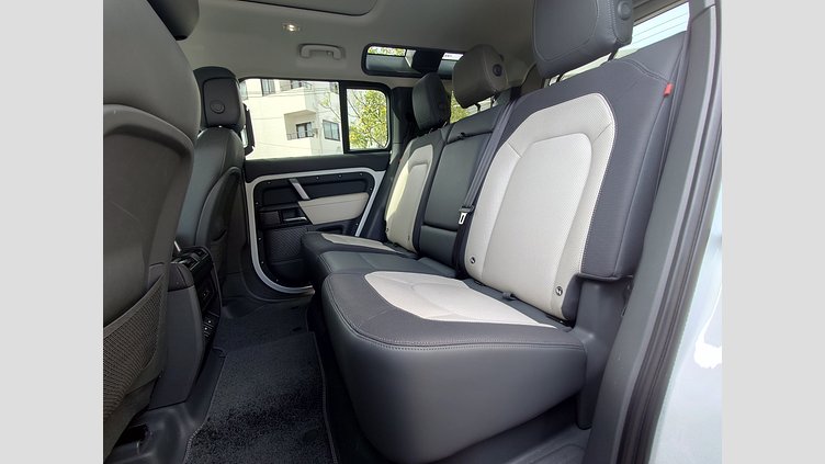 2023 認定中古車 Land Rover Defender 110 フジホワイト D300 AWD（AT） X-DYNAMIC HSE