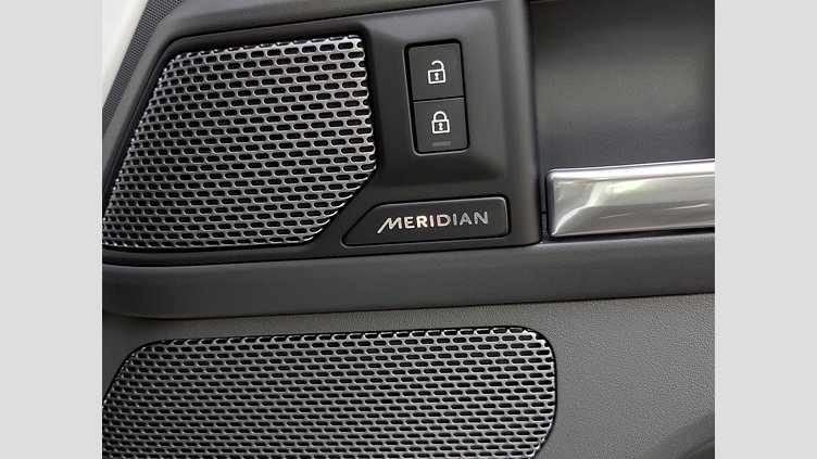 2023 認定中古車 Land Rover Defender 110 フジホワイト D300 AWD（AT） X-DYNAMIC HSE