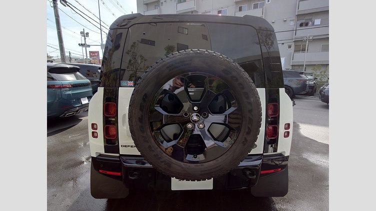 2023 認定中古車 Land Rover Defender 110 フジホワイト D300 AWD（AT） X-DYNAMIC HSE