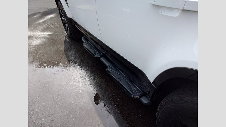 2023 認定中古車 Land Rover Defender 110 フジホワイト D300 AWD（AT） X-DYNAMIC HSE