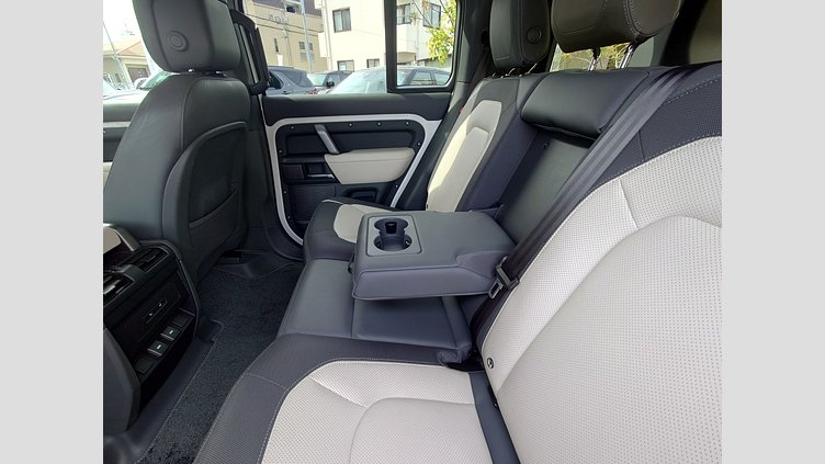2023 認定中古車 Land Rover Defender 110 フジホワイト D300 AWD（AT） X-DYNAMIC HSE