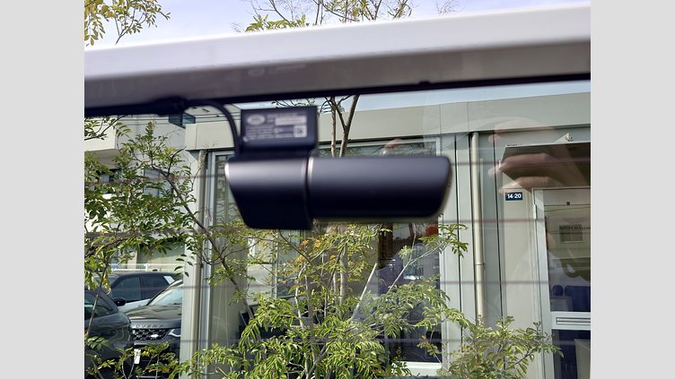 2023 認定中古車 Land Rover Defender 110 フジホワイト D300 AWD（AT） X-DYNAMIC HSE