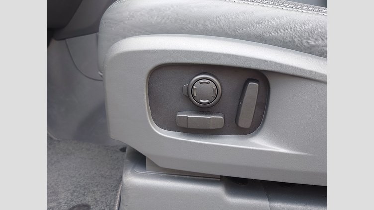 2023 認定中古車 Land Rover Defender 110 フジホワイト D300 AWD（AT） X-DYNAMIC HSE