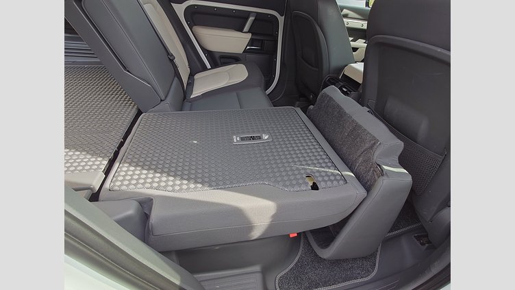 2023 認定中古車 Land Rover Defender 110 フジホワイト D300 AWD（AT） X-DYNAMIC HSE