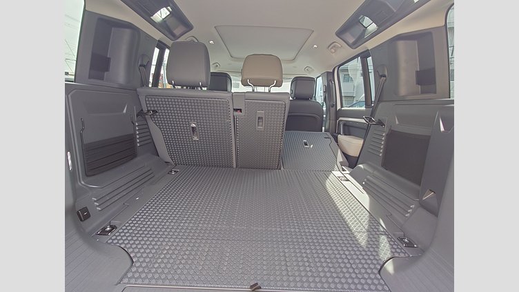 2023 認定中古車 Land Rover Defender 110 フジホワイト D300 AWD（AT） X-DYNAMIC HSE